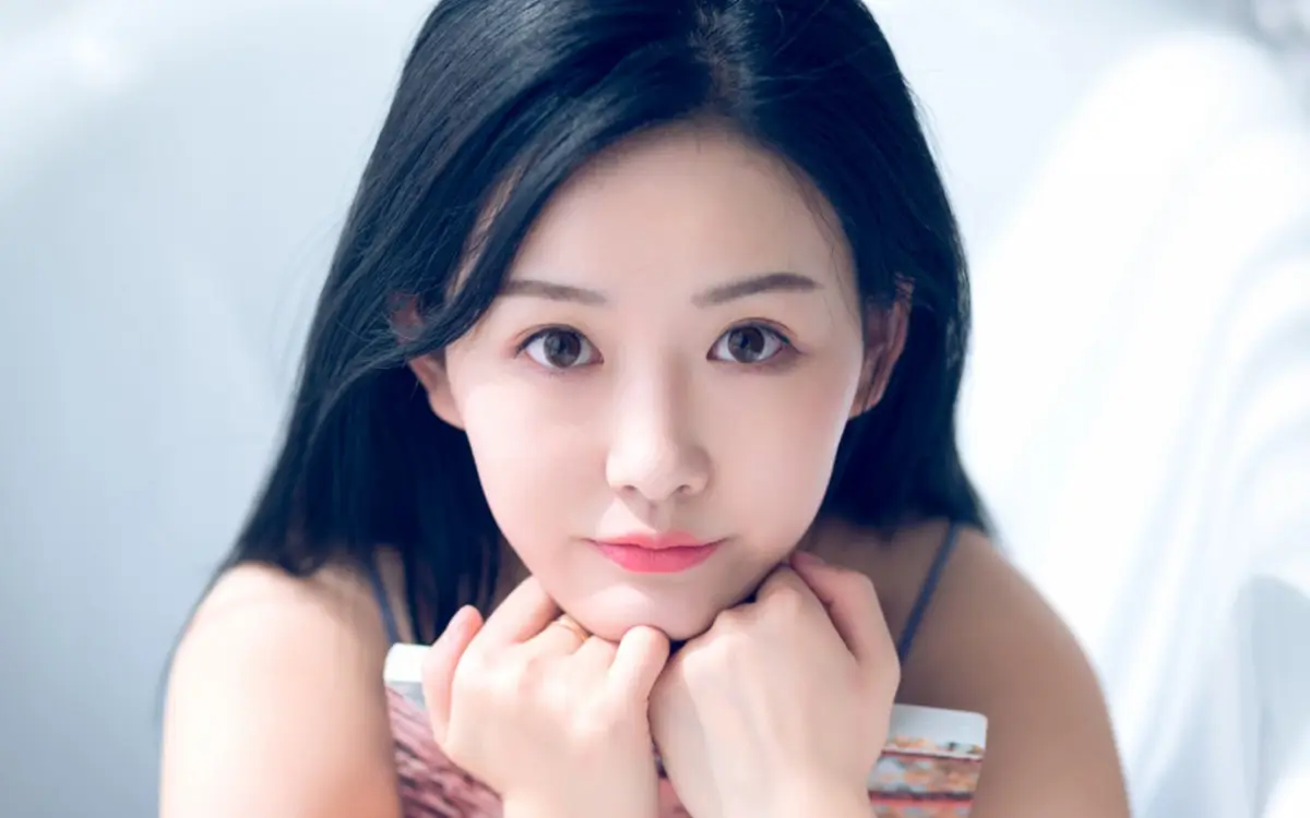 怒江哈尔滨私人伴游燕子
