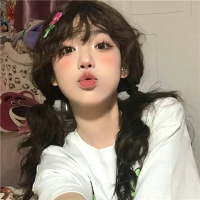 怒江伴游女生卞寄蕾的资料
