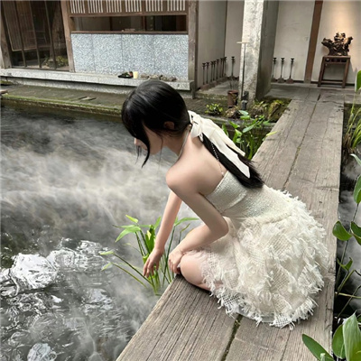 怒江伴游女生仇吉月的资料